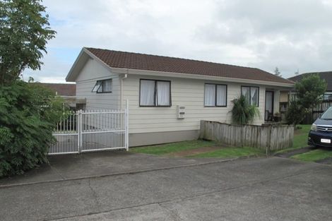 Photo of property in 2/11 Etherton Drive, Weymouth, Auckland, 2103