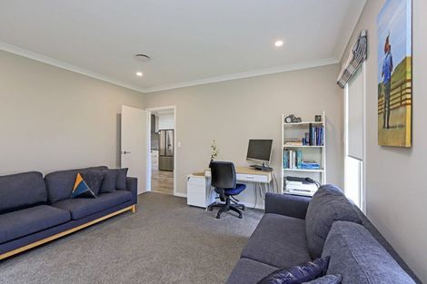 Photo of property in 25 Young Place, Taradale, Napier, 4112