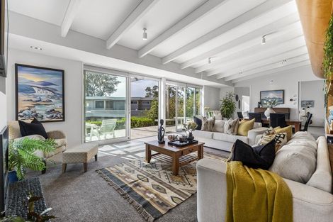 Photo of property in 13 Shearer Drive, Oakura, 4314