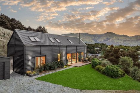 Photo of property in 4 Highfield Ridge, Wanaka, 9305