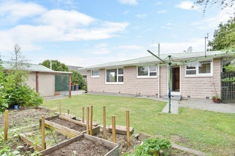 Photo of property in 77 Cutts Road, Russley, Christchurch, 8042