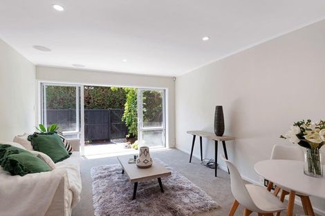 Photo of property in 2/19 Hewitts Road, Merivale, Christchurch, 8014