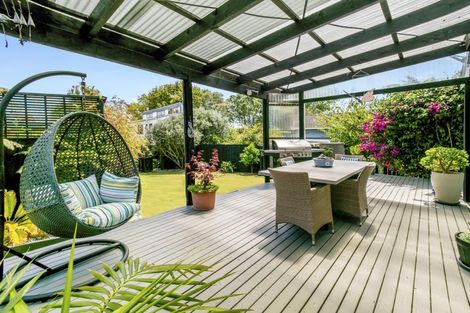 Photo of property in 2 Titiwai Place, Birkenhead, Auckland, 0626