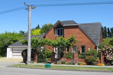 Photo of property in 2/443 Avonhead Road, Avonhead, Christchurch, 8042