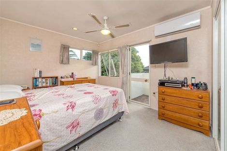 Photo of property in 2/5 Juvena Place, Clover Park, Auckland, 2019