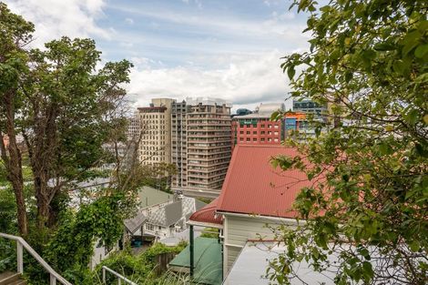 Photo of property in 21af1 Talavera Terrace, Kelburn, Wellington, 6012