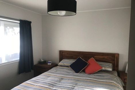 Photo of property in 2/11 Parramatta Place, Botany Downs, Auckland, 2010