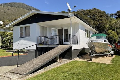 Photo of property in 22 Old Mill Road, Okiwi Bay, 7193