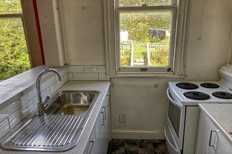 Photo of property in 15 Dee Street, Island Bay, Wellington, 6023