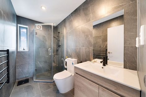 Photo of property in 240c Whitney Street, Blockhouse Bay, Auckland, 0600