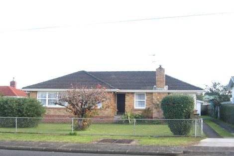 Photo of property in 19 Clayton Road, Manurewa, Auckland, 2102