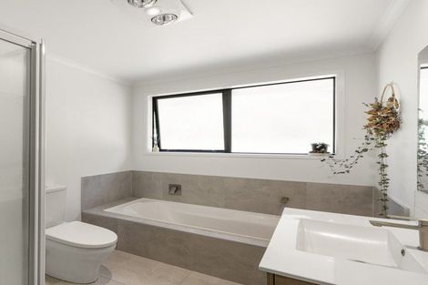 Photo of property in 14 Winspear Place, Omokoroa, 3114