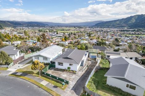 Photo of property in 31 Aniseed Grove, Timberlea, Upper Hutt, 5018