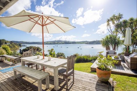 Photo of property in 37 Bay View Road, Raglan, 3225