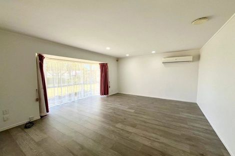 Photo of property in 2 Mirabell Place, Golflands, Auckland, 2013