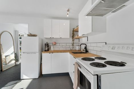 Photo of property in 61 Renown Road, Raumati South, Paraparaumu, 5032