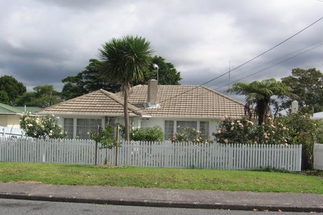 Photo of property in 15 Laura Street, Kelston, Auckland, 0602