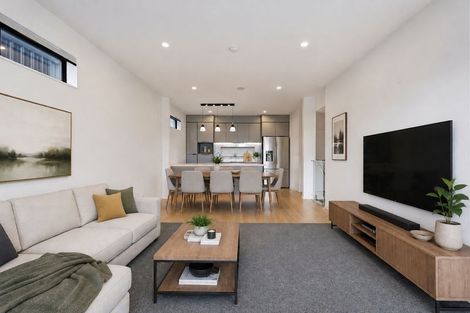 Photo of property in 2/19 Kingdale Road, Henderson, Auckland, 0610