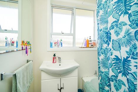 Photo of property in 64 Edinburgh Crescent, Waikiwi, Invercargill, 9810