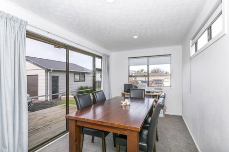 Photo of property in 110 Oakfield Crescent, Pukete, Hamilton, 3200