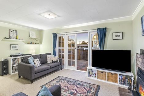 Photo of property in 63 Ruapehu Street, Paraparaumu, 5032