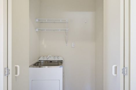 Photo of property in Rangeview Villas, 9/9 Fuller Close, Levin, 5510