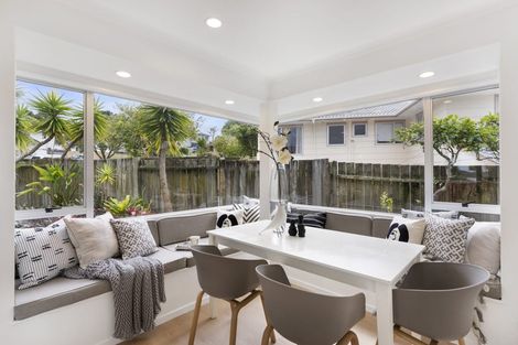 Photo of property in 15 Cunliffe Place, Glenfield, Auckland, 0629