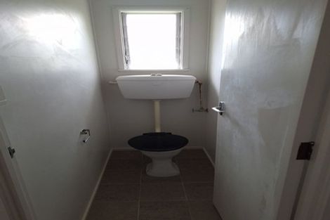 Photo of property in 2 Anne Road, Hillcrest, Auckland, 0627