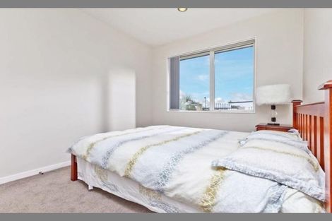 Photo of property in 10 Kilear Close, Pinehill, Auckland, 0632