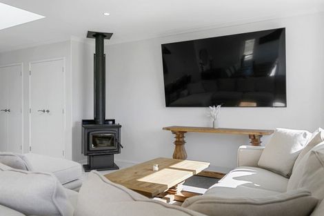 Photo of property in 1 Lemonwood Lane, Kinloch, Taupo, 3377