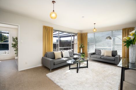 Photo of property in 12 Oldham Crescent, Halswell, Christchurch, 8025