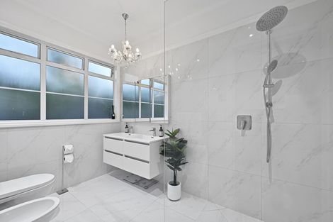 Photo of property in 27 Almond Grove, Greenhithe, Auckland, 0632