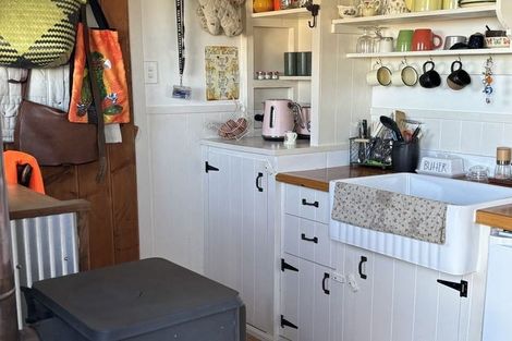 Photo of property in 2 Hill Street, Macraes, Palmerston, 9483