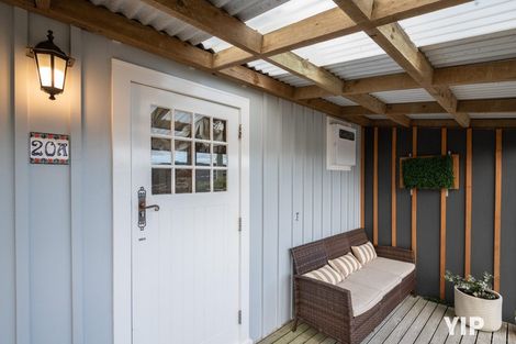 Photo of property in 20a Chapman Street, Newlands, Wellington, 6037