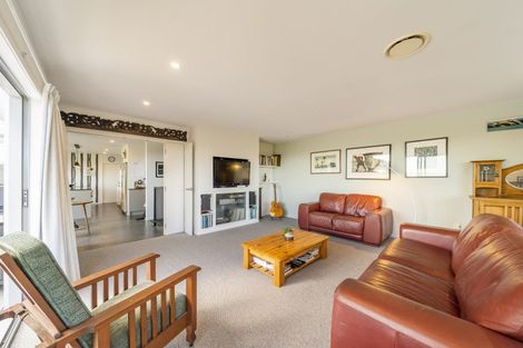 Photo of property in 86 Muri Road, Pukerua Bay, 5026