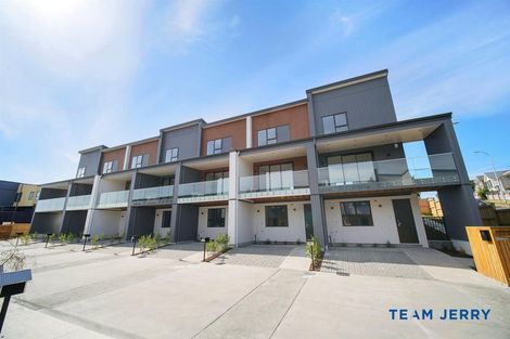 Photo of property in 1 Heketara Way, Massey, Auckland, 0614