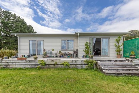 Photo of property in 5 Prospector Place, Barrytown, Runanga, 7873