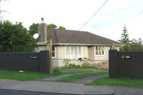 Photo of property in 45 Coniston Avenue, Te Atatu South, Auckland, 0610