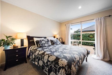 Photo of property in 4 Applebox Lane, Henderson, Auckland, 0612