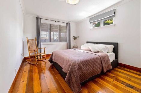 Photo of property in 12 Eastglen Road, Glen Eden, Auckland, 0602