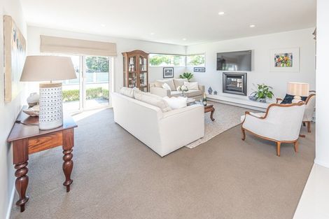 Photo of property in 16 Egmont Street, Patea, 4520