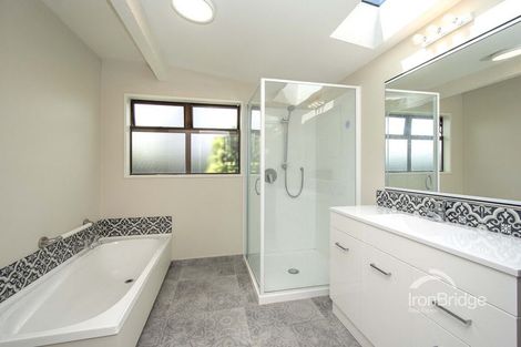 Photo of property in 6 Grove Place, Rangiora, 7400