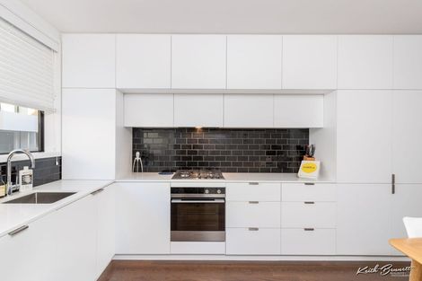 Photo of property in 4 Jean Caldwell Way, Island Bay, Wellington, 6023