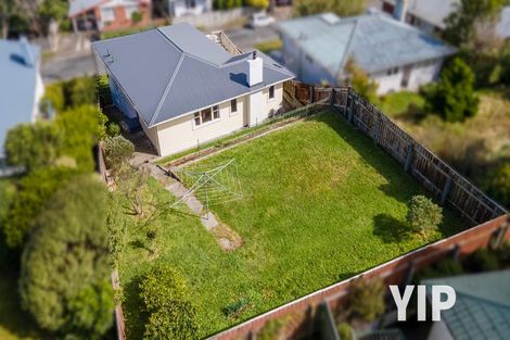 Photo of property in 22 Longcroft Terrace, Newlands, Wellington, 6037