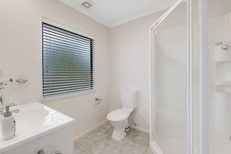 Photo of property in 17 Jacanas Place, Unsworth Heights, Auckland, 0632