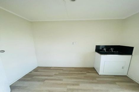 Photo of property in 625 Massey Road, Mangere, Auckland, 2022