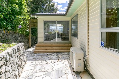Photo of property in 27 Turriff Crescent, Tawa, Wellington, 5028