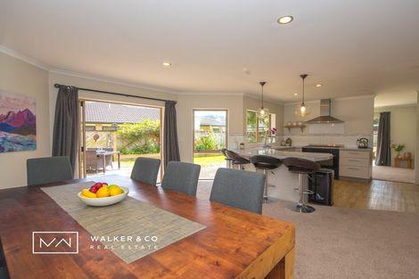 Photo of property in 8 Beechwood Way, Te Marua, Upper Hutt, 5018