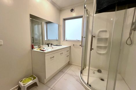 Photo of property in 16a Alexander Street, Cockle Bay, Auckland, 2014