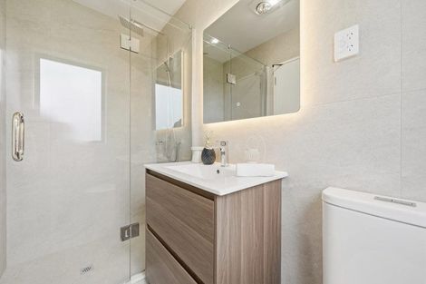 Photo of property in 2/7 Cindy Place, Pakuranga, Auckland, 2010